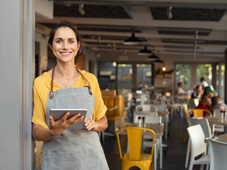 Table and queue management system in a restaurant