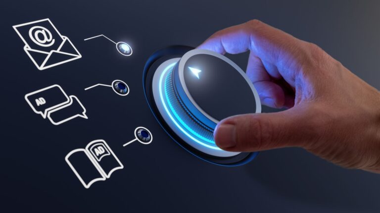 Descubre cómo automatizar la comunicación en varios canales sin perder coherencia.
